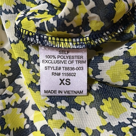 Lush Floral Button-Back Top - Picture 11 of 12